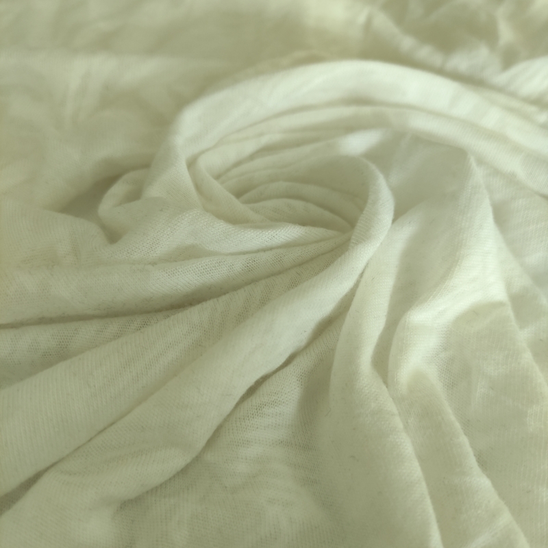 Beyaz Yaprak Motifli Likralı Modal Süprem Penye Kumaş - En:140cm Boy:100cm